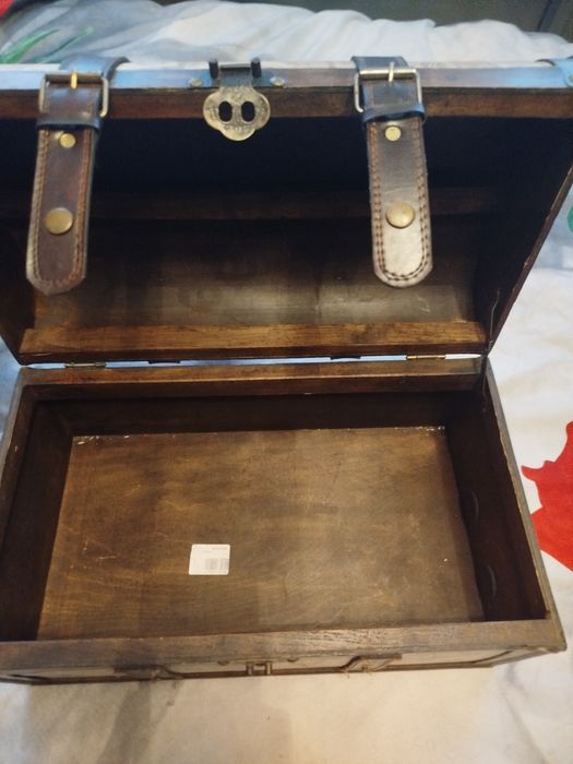 Kuferek ozdobny drewniany