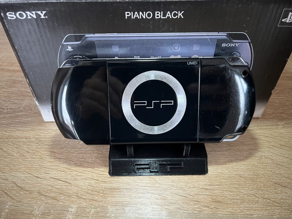 Продам PSP 2000 в хорошому стані.