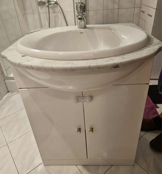 Szafka łazienkowa z umywalka 60cm