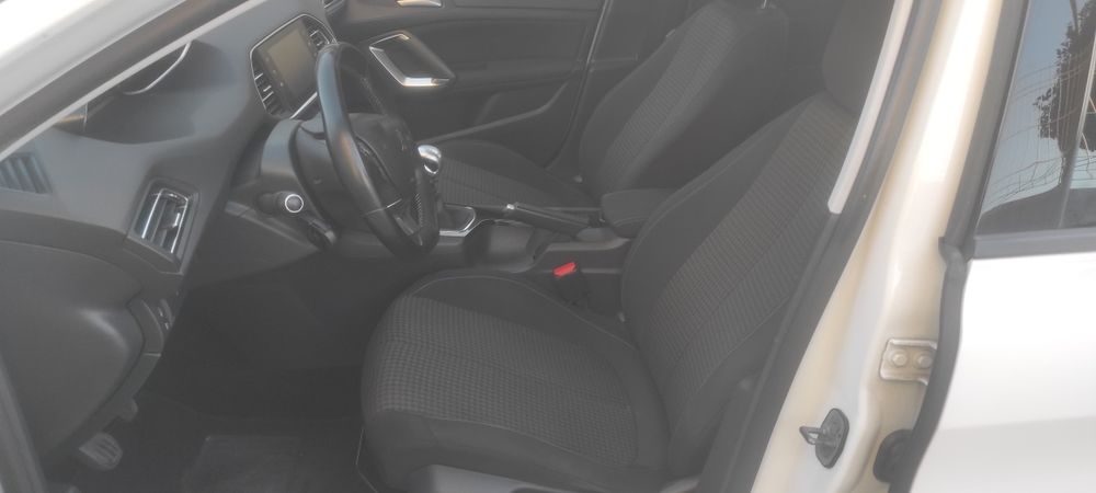 Peugeot 308 1.5 HDI 100 cv