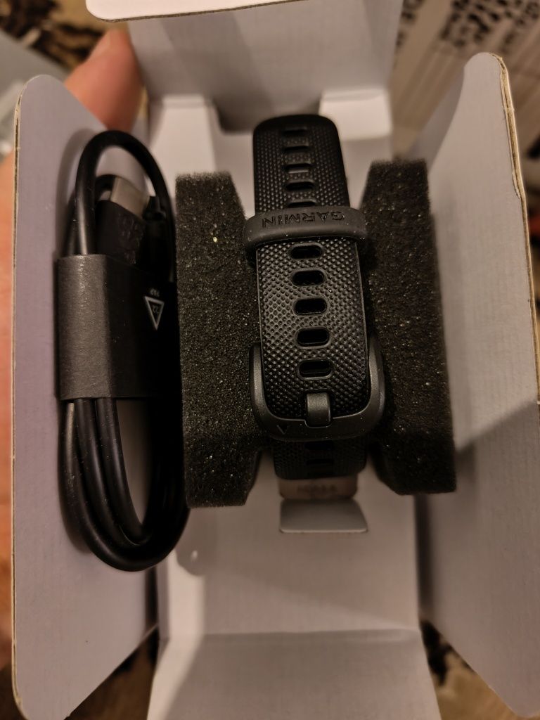 Смарт-браслет Garmin Vivosmart 5 чорний, малий/середній розмір