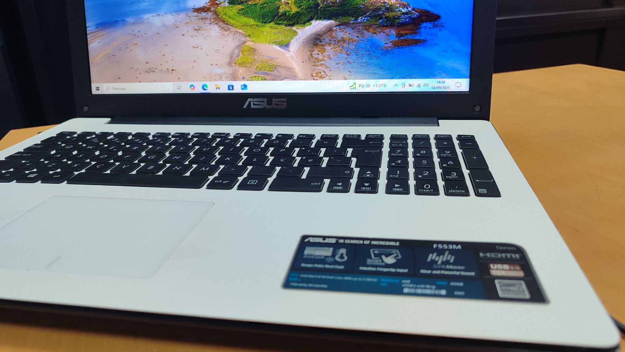 Computador portátil ASUS F553M