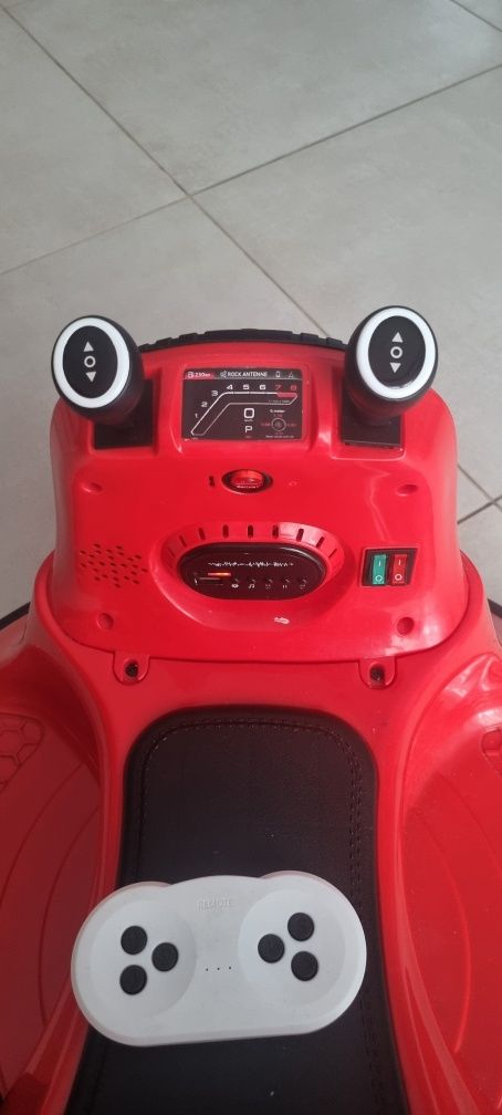 Jeździk, samochodzik elektryczny dla dzieci Costway czerwony