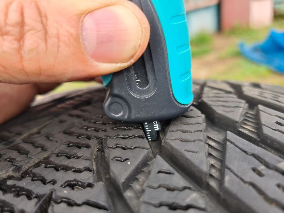 Шины мягкие:  Nokian Tyres Hakkapeliitta R3 SUV 235/55  R18 (8мм)