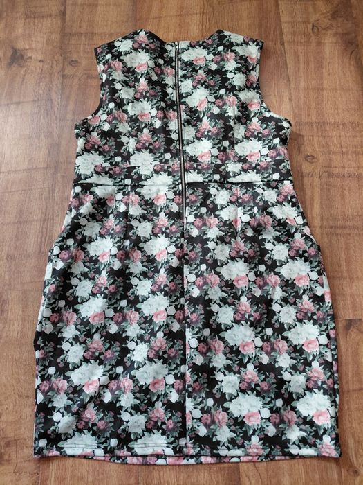 Kopertowa sukienka 46