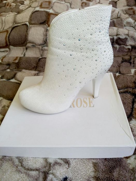 Весільні сапожки, в гарному стані