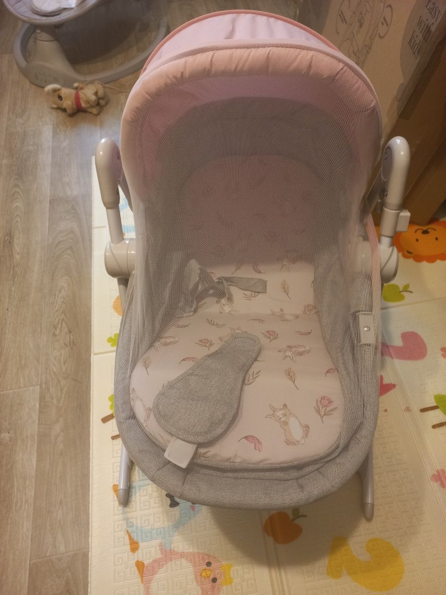 Kinderkraft Nola 5w1 -łóżeczko, kołyska, leżaczek, bujaczek, krzesełko