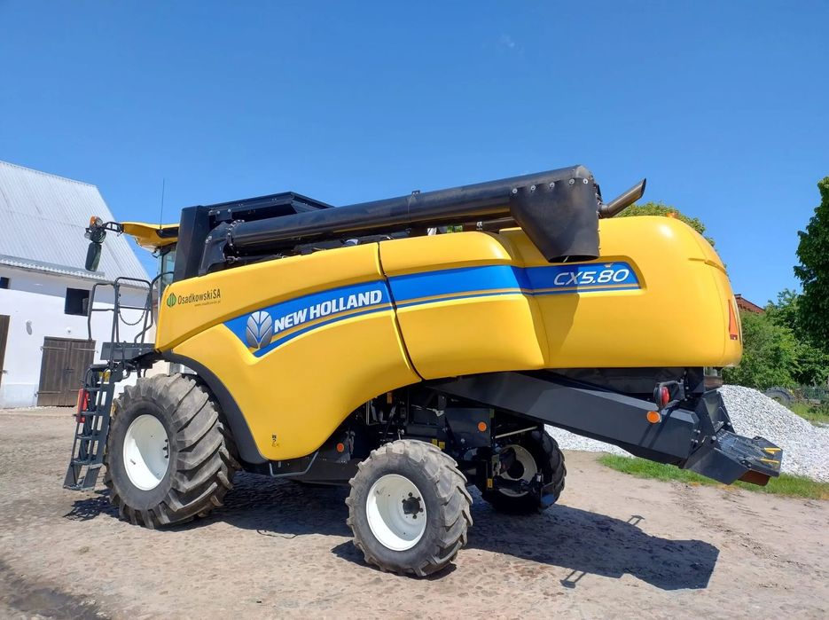 New Holland 5.80  Kombajn zbożowy New Holland 5.80 z hederem 5,2 m.