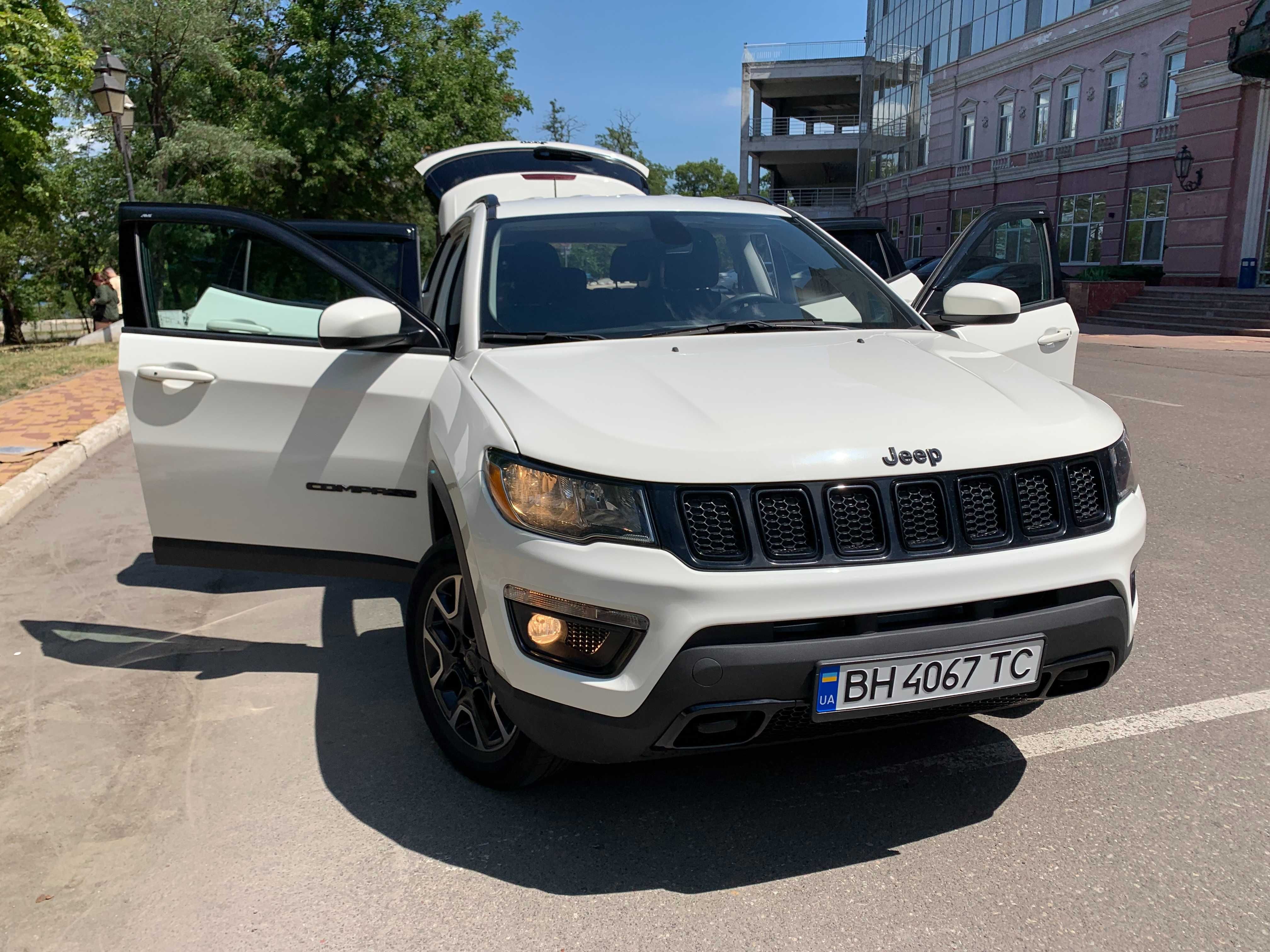 Jeep Compass 2019 як новий 2,4 л 4x4 безключовий доступ 77т км