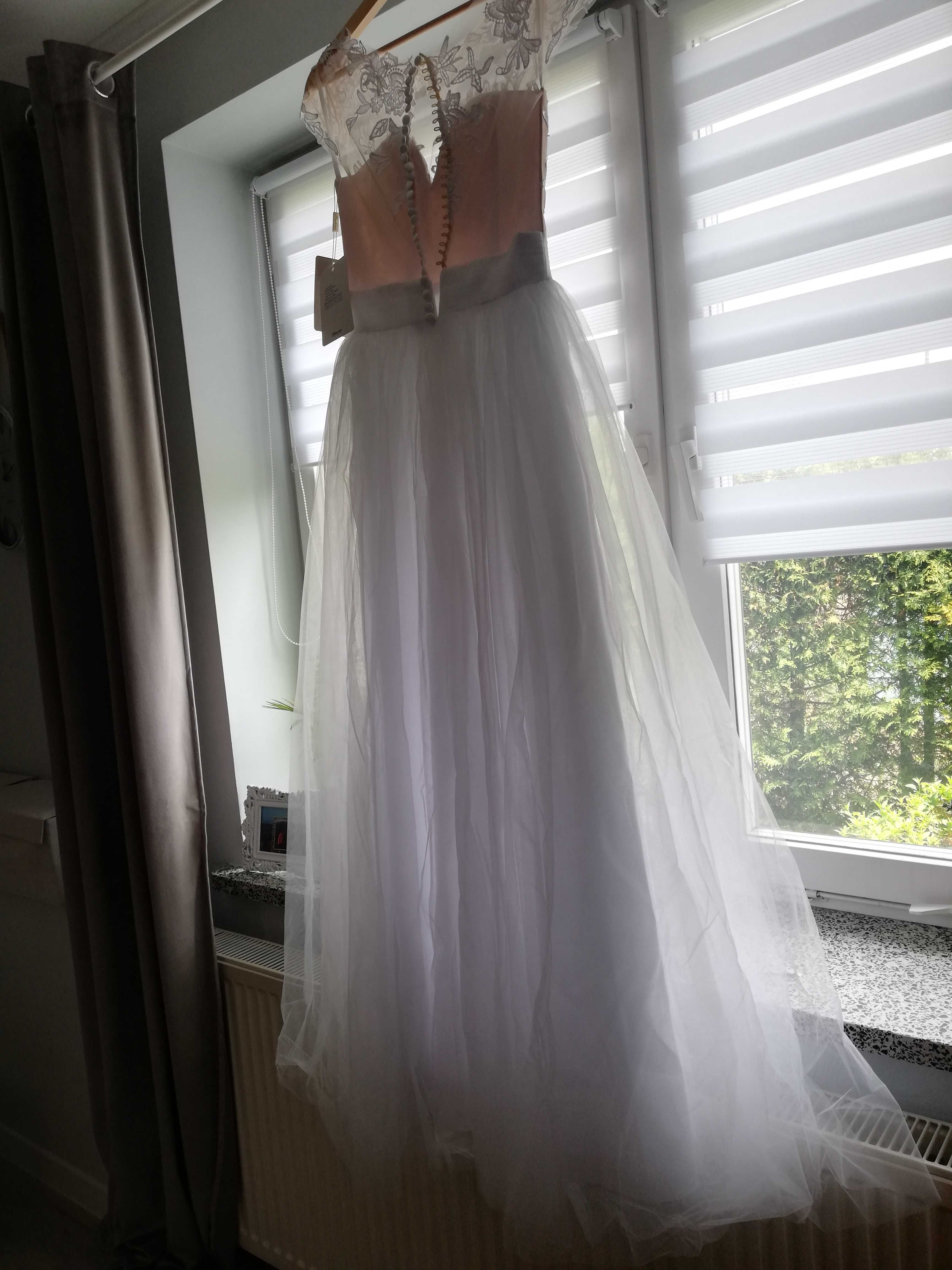 Sprzedam NOWĄ nigdy nie założoną suknię ślubną rozmiar 36-38 tiul
