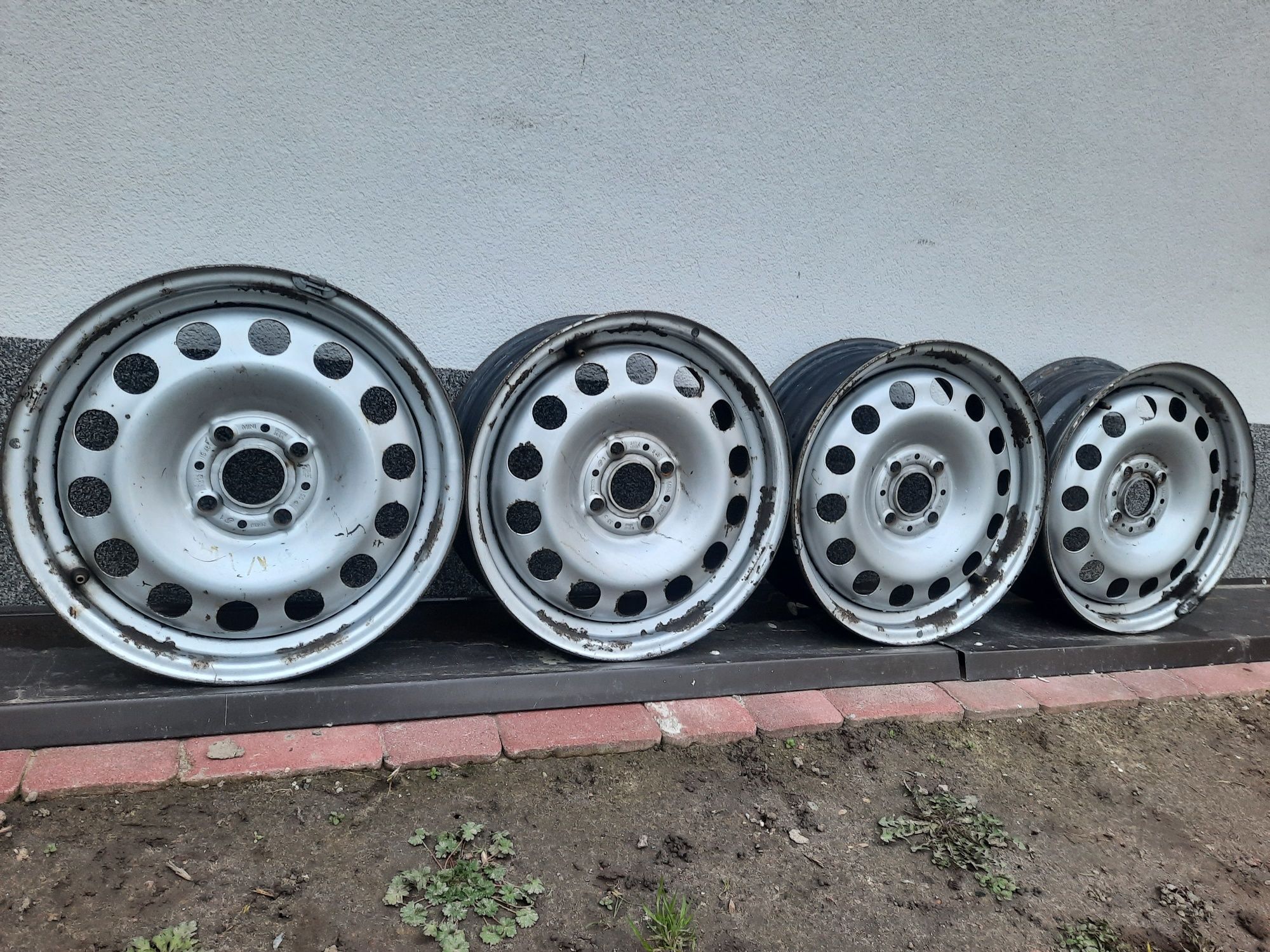 4 felgi 4x100 5.5jx15 ET45 Mini