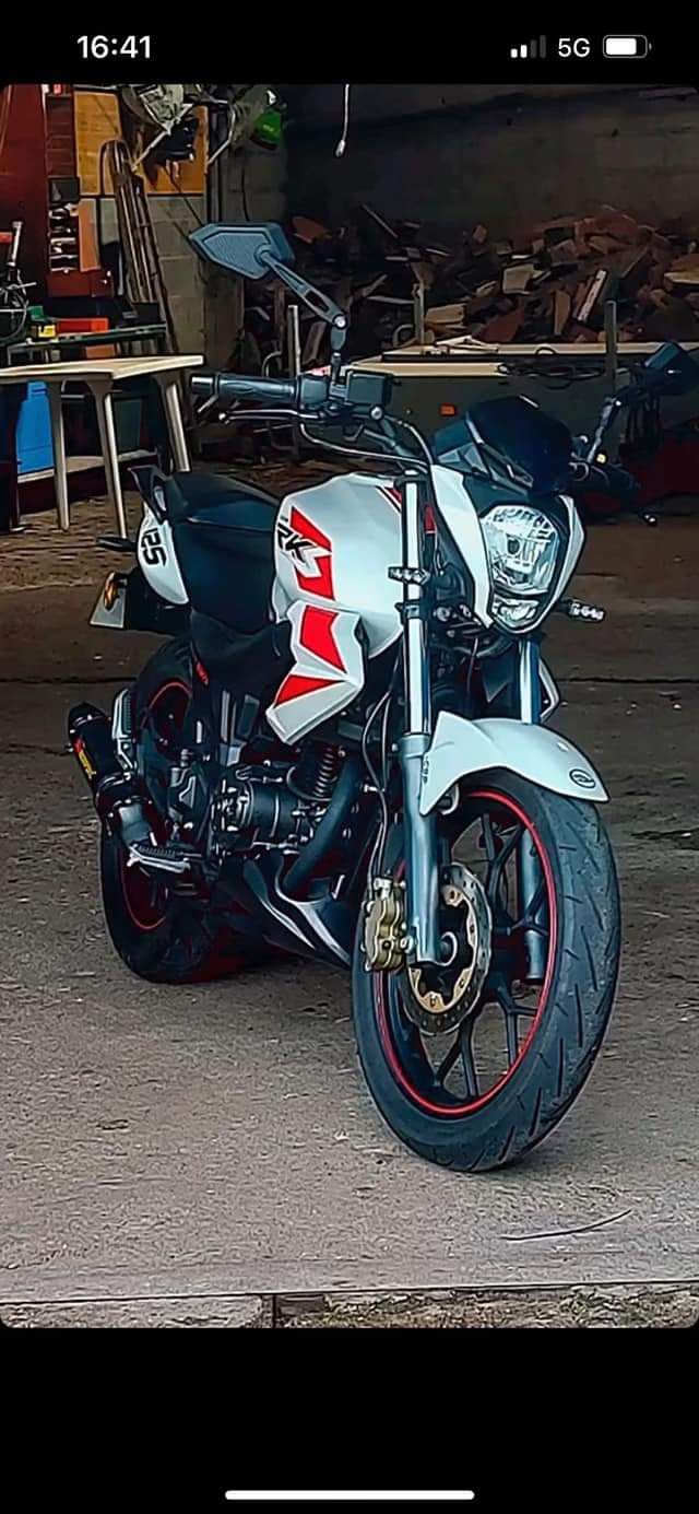 Keeway RKS 125cc
Keeway RKS 125cc de 2019
Como nova
Revisão feita
91