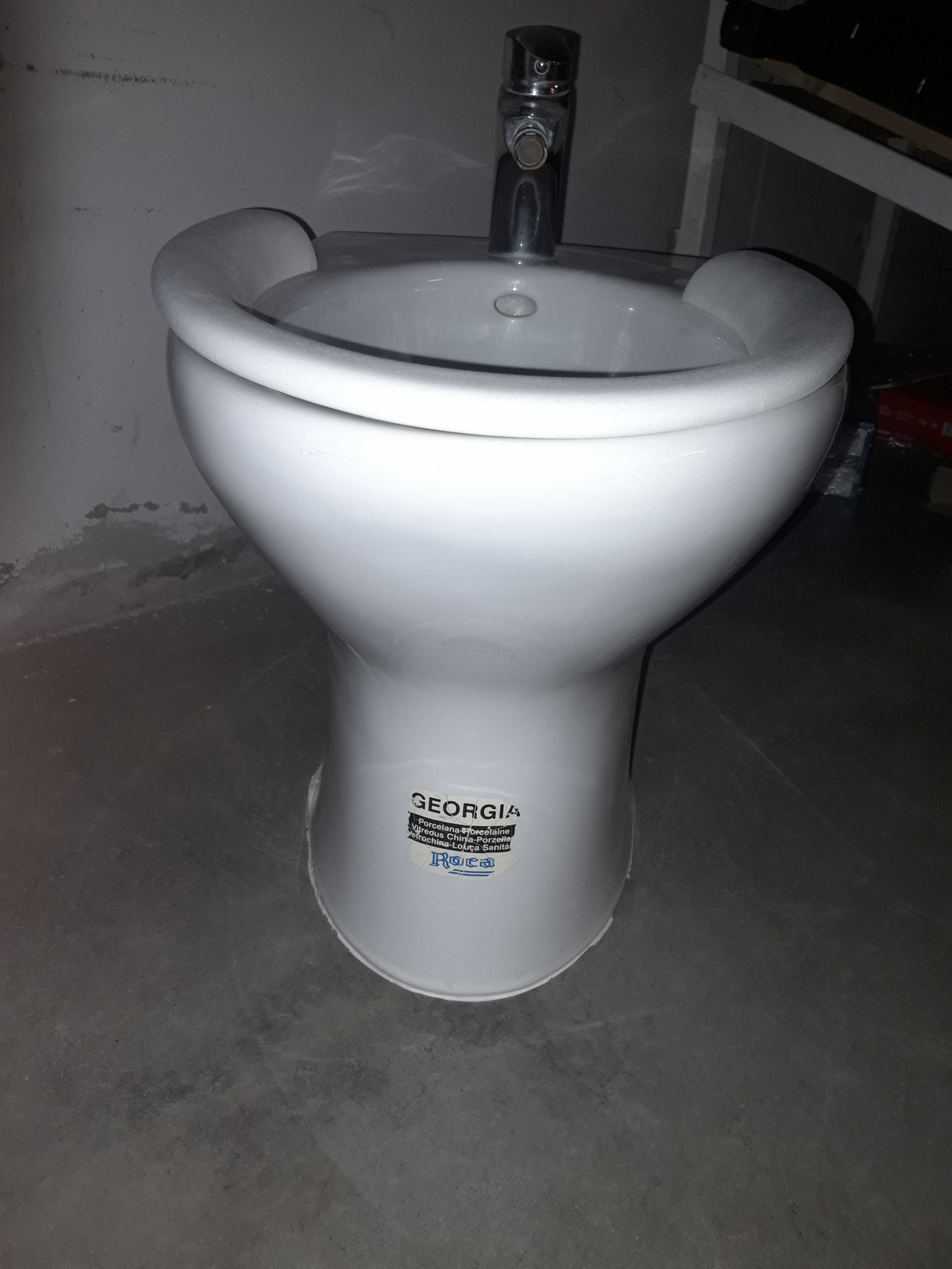 Bidet łazienkowy Georgia Roca z deską Kraków