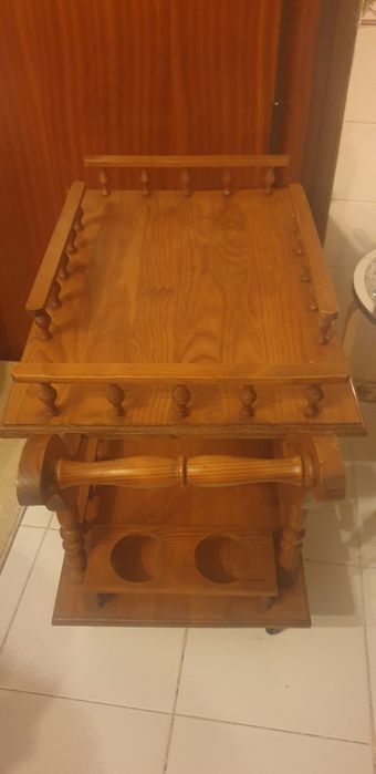 Carrinho de bebidas ou de chá muito antigo