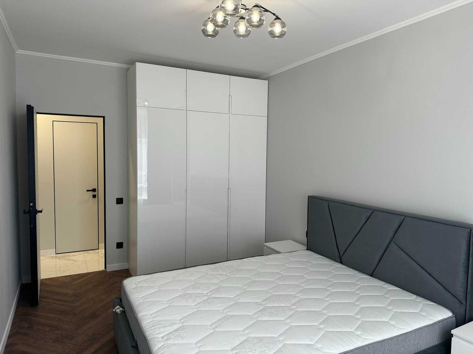 Продаж 2 кім. квартири з сучасним ремонтом в новобудові, м.Брюховичі