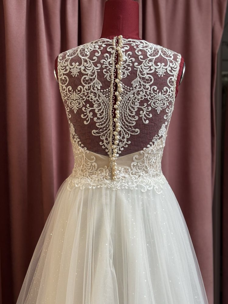Suknia slubna ksiezniczka w kolorze ivory