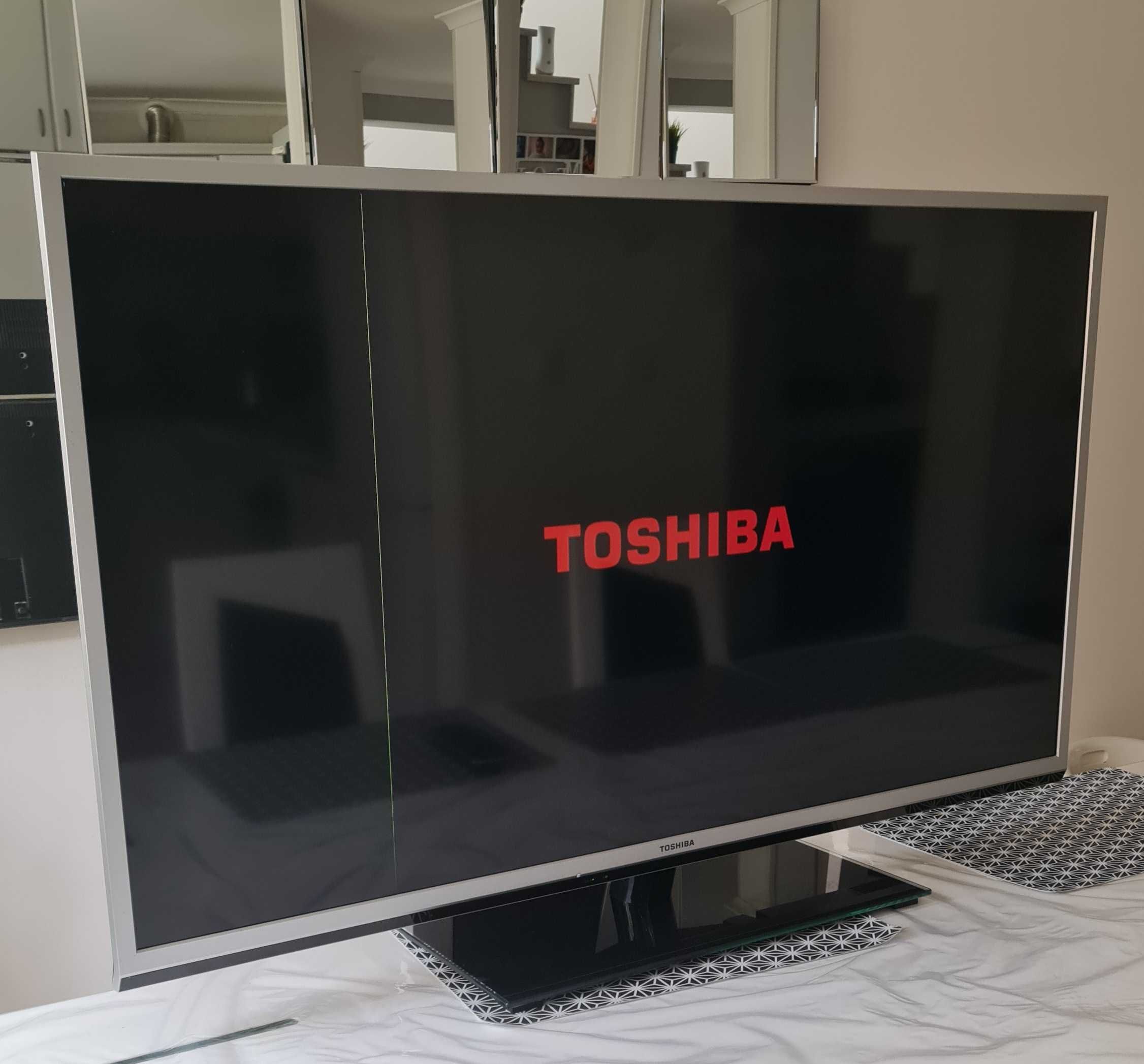 Tv Toshiba 46" com linha na vertical