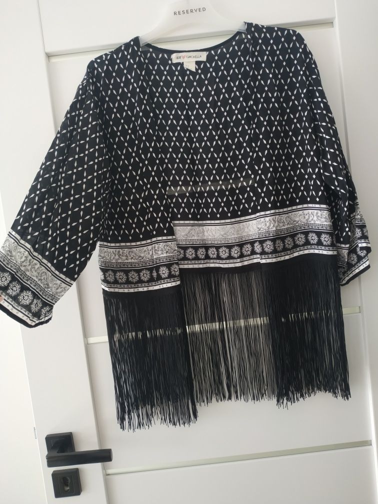 Wzorzyste kimono z frędzelkami