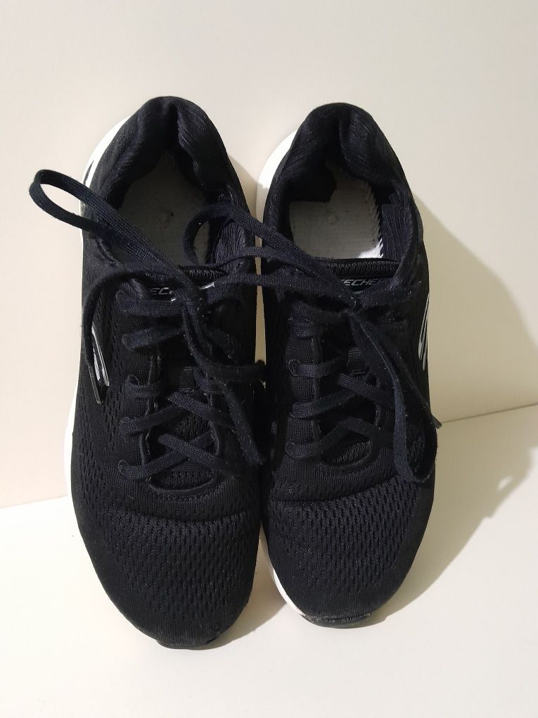 Кроссовки Sketchers р.38,5-39 (25 см)