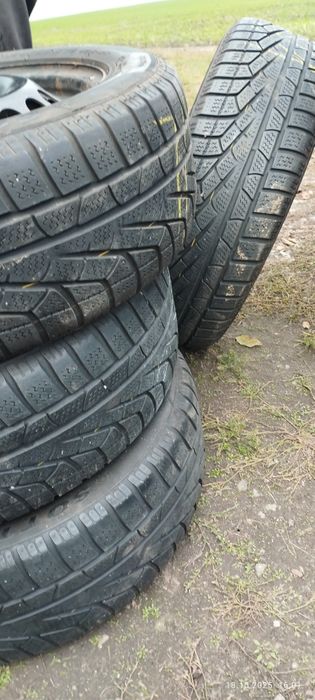 Продам комплект 4 диски з резиною Pirelly.Тільки самовивіз.