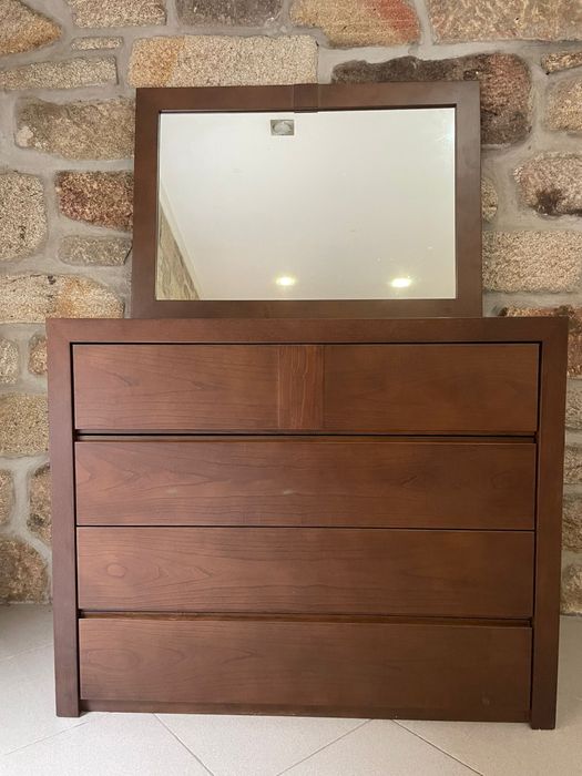 Cómoda em castanho + espelho