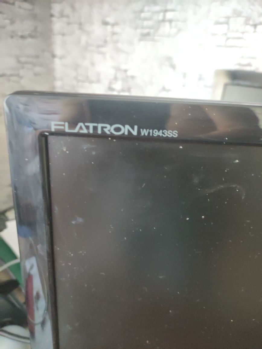 LG Flatron W1943ss