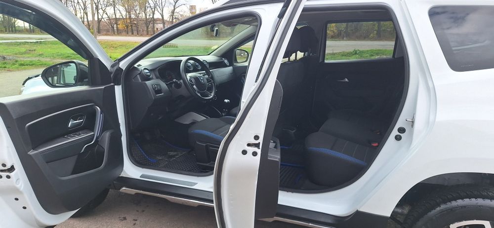 DACIA Duster4wd Laureate 1.5диз. 86kv 120л.с. 6-Ступка