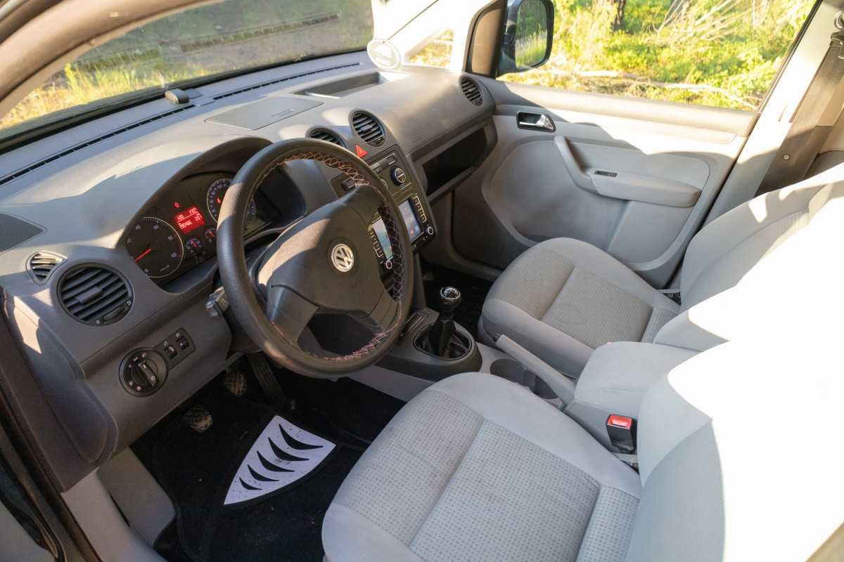 Volkswagen Caddy Maxi 1.9 TDI | 2010 | 7os | 2 komplety kół
