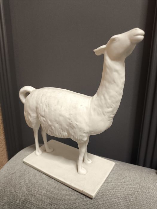 Stara figurka porcelanowa biskwit Lama . Schaubach Kunst. Vintage