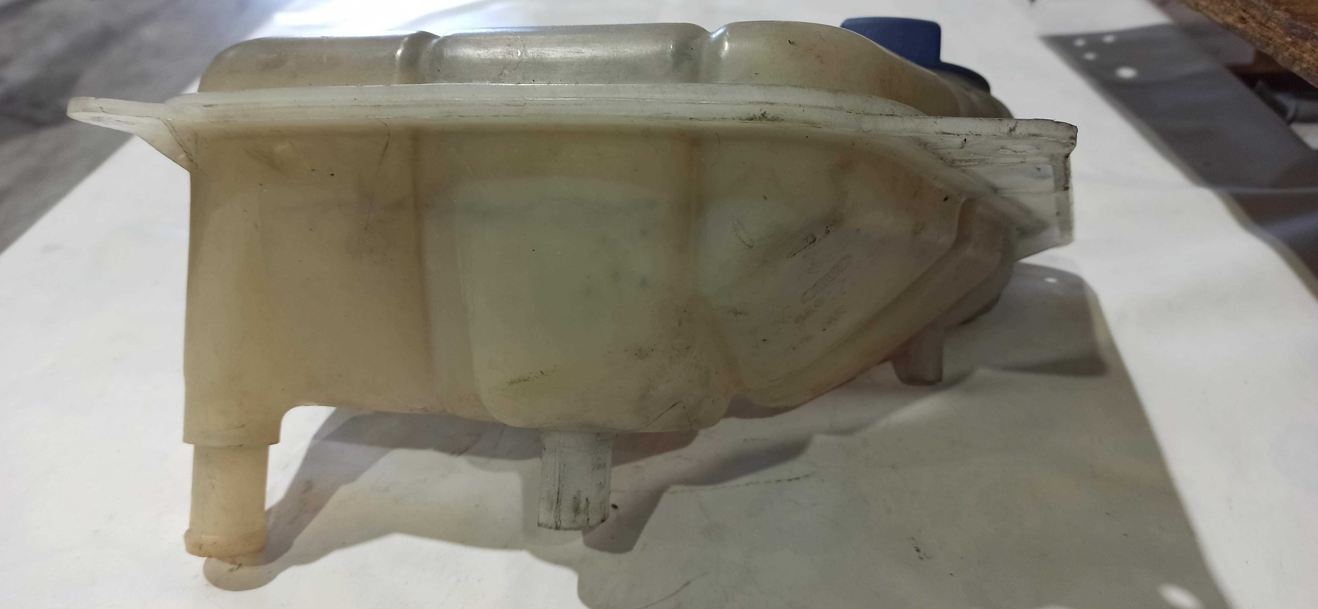 Depósito / Vaso de expansão Audi A4b5 / A6   VW Passat B5