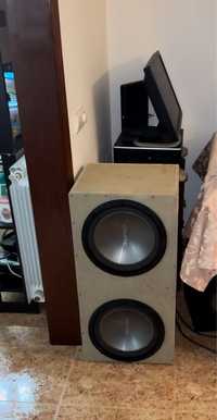 Caixa com dois Subwoofers