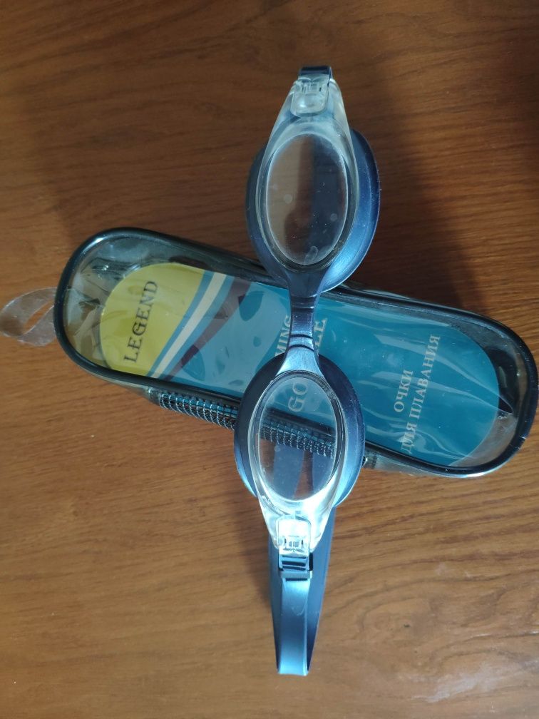Ласти та окуляри для плавання