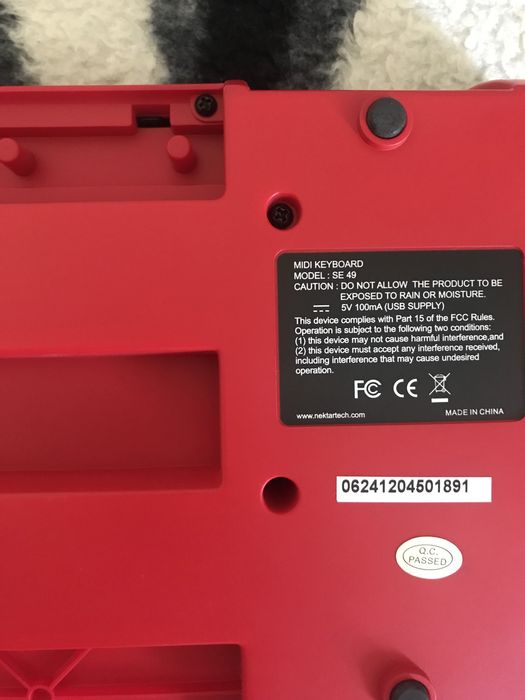 Controlador MIDI USB Nektar SE49