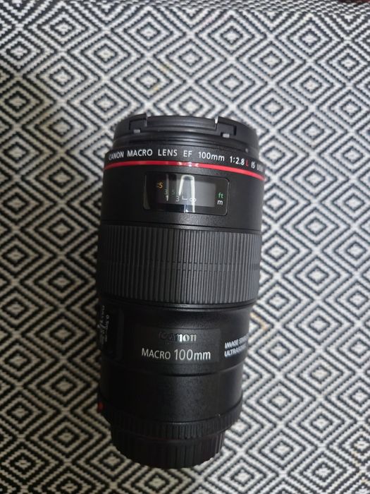 Canon EF 100 macro 2.8 L IS USM