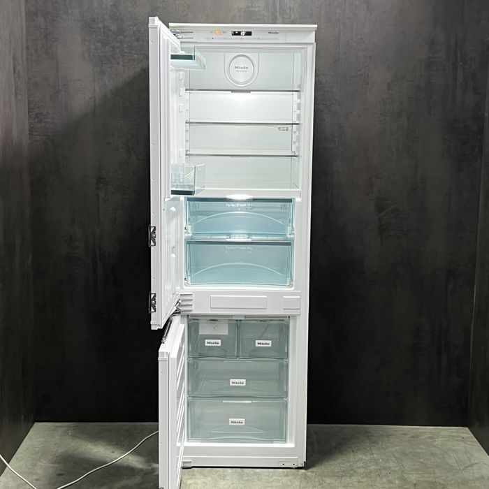 | LUX | Холодильник Miele KFN 37692 iDE IceMacer NoFrost SoftClose