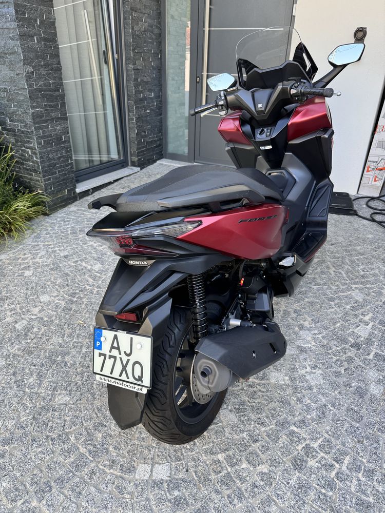 Honda Forza 125 como nova
