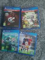 Gra na PlayStation.
