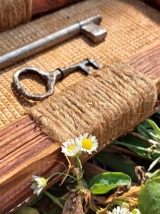 Картины со старинным ключом 1700 г, монетами, наконечниками