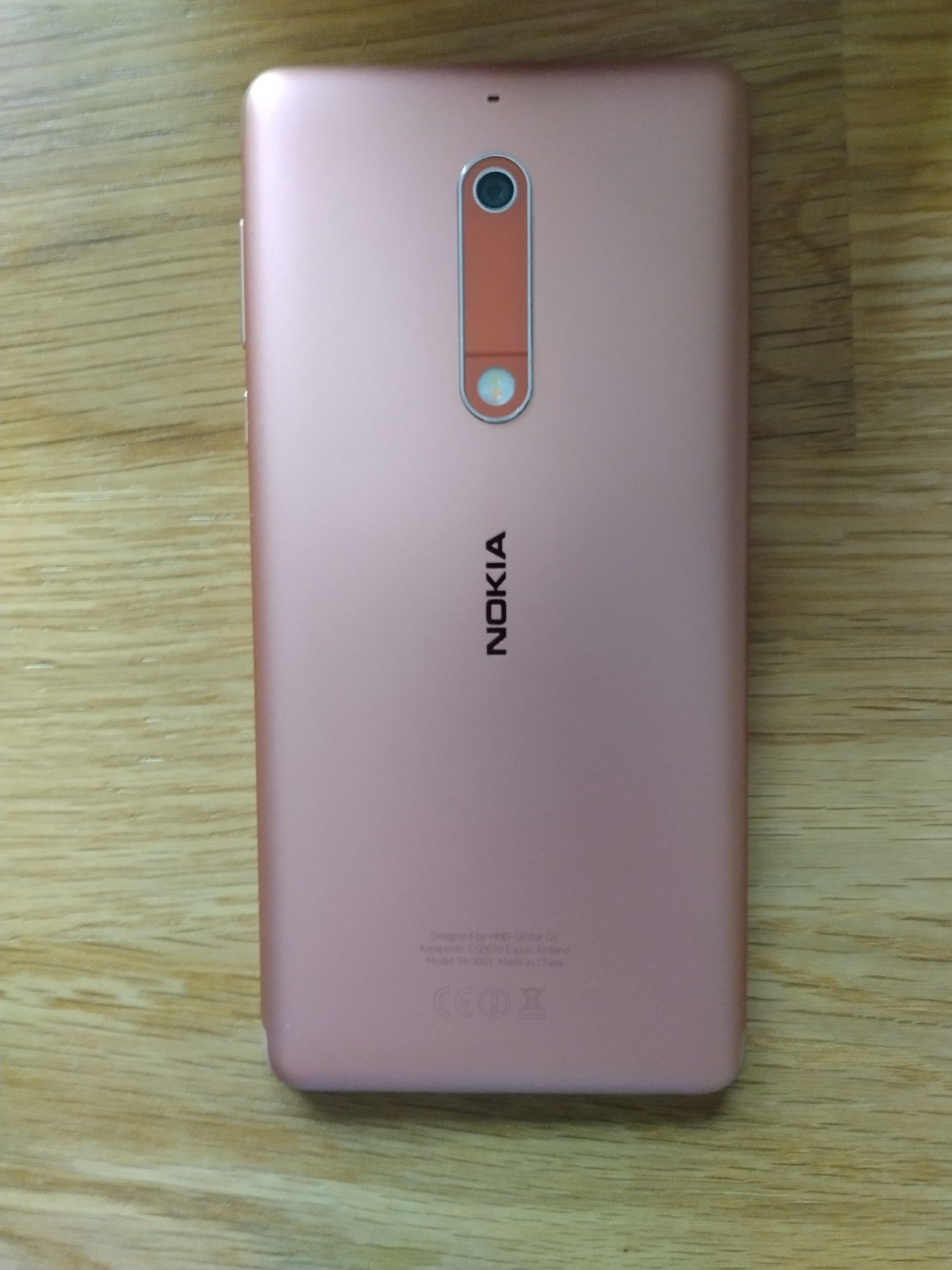 Nokia 5 miedziany aluminiowa uszkodzona