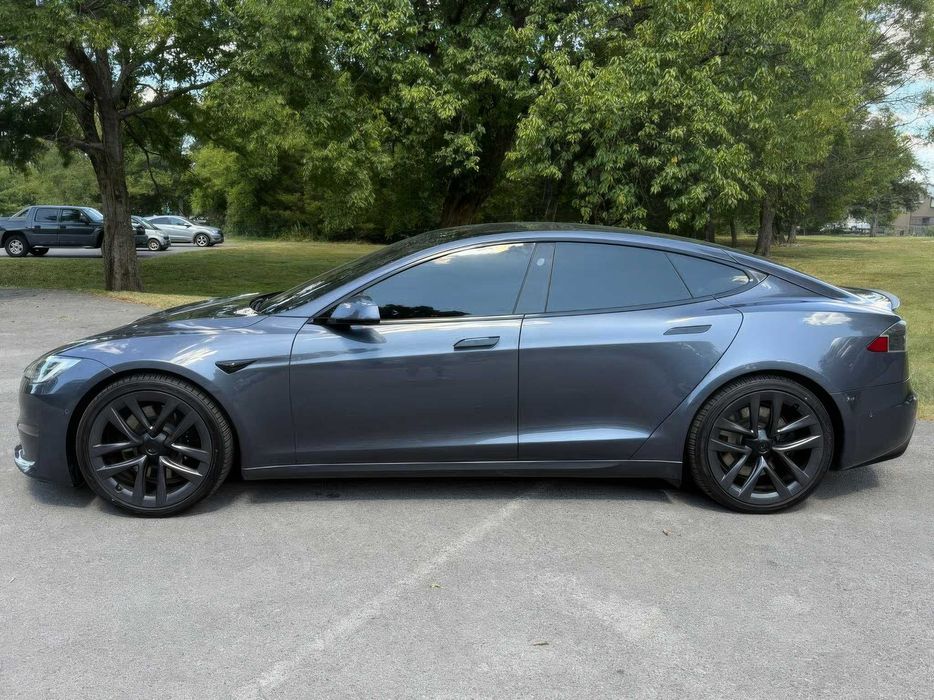Tesla Model S      2021