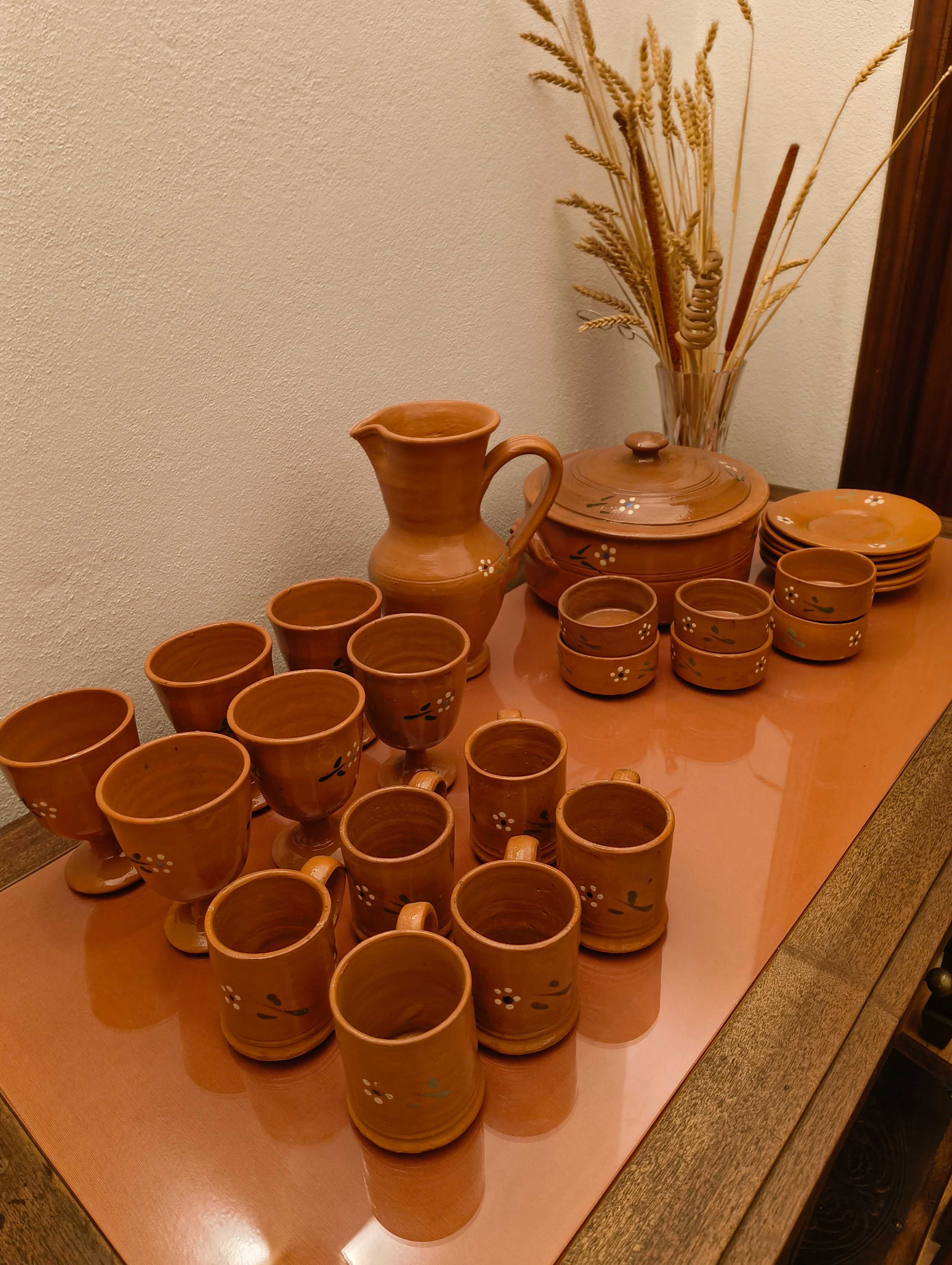 Barro vidrado tradicional (pequeno serviço)