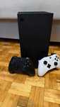 Konsola XBOX Series X 1TB + 2 pady