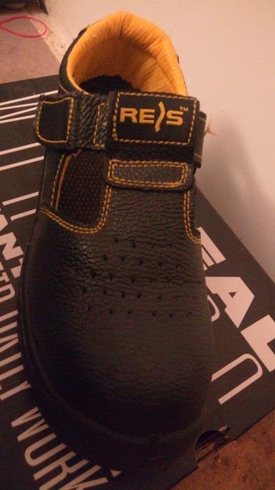 Buty robocze REIS – rozmiar [wpisz rozmiar], bardzo dobry stan!

Sprze