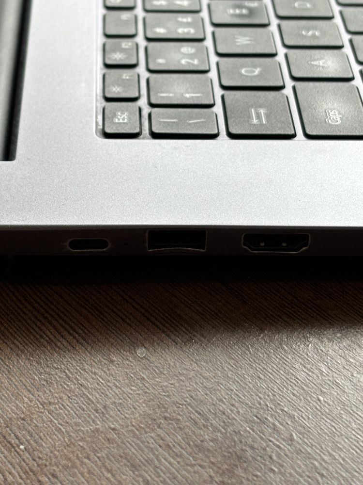 Vende-se Computador Portátil Huawei – Excelente Estado!