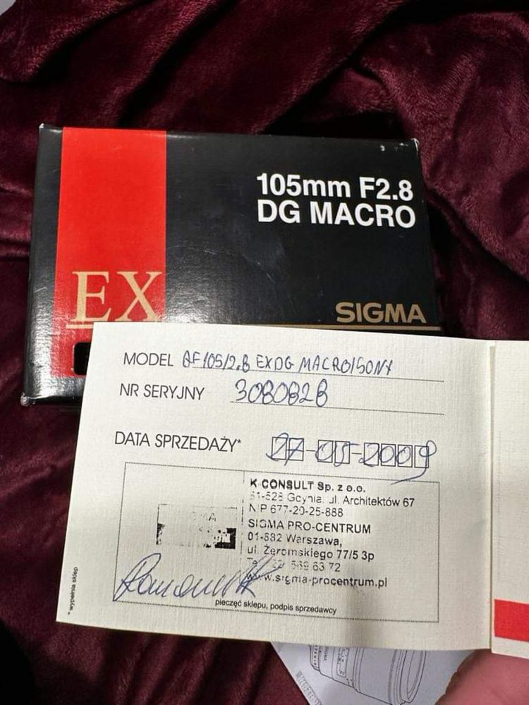 Obiektyw Sigma  105 mm f2.8 DH MACRO
