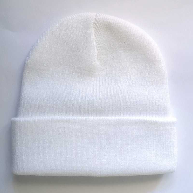 NOWA Biała czapka beanie z napisem Beechfield ciepła na jesień zimę