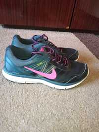 Sportowe buty Nike damskie 39