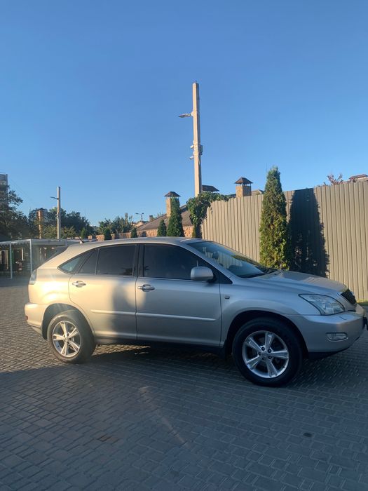 Продам автомобіль Lexus