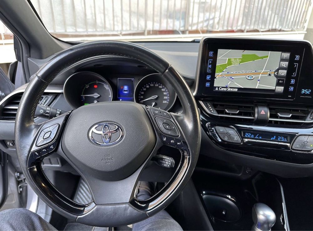 Toyota C-HR Hybrid 1.8