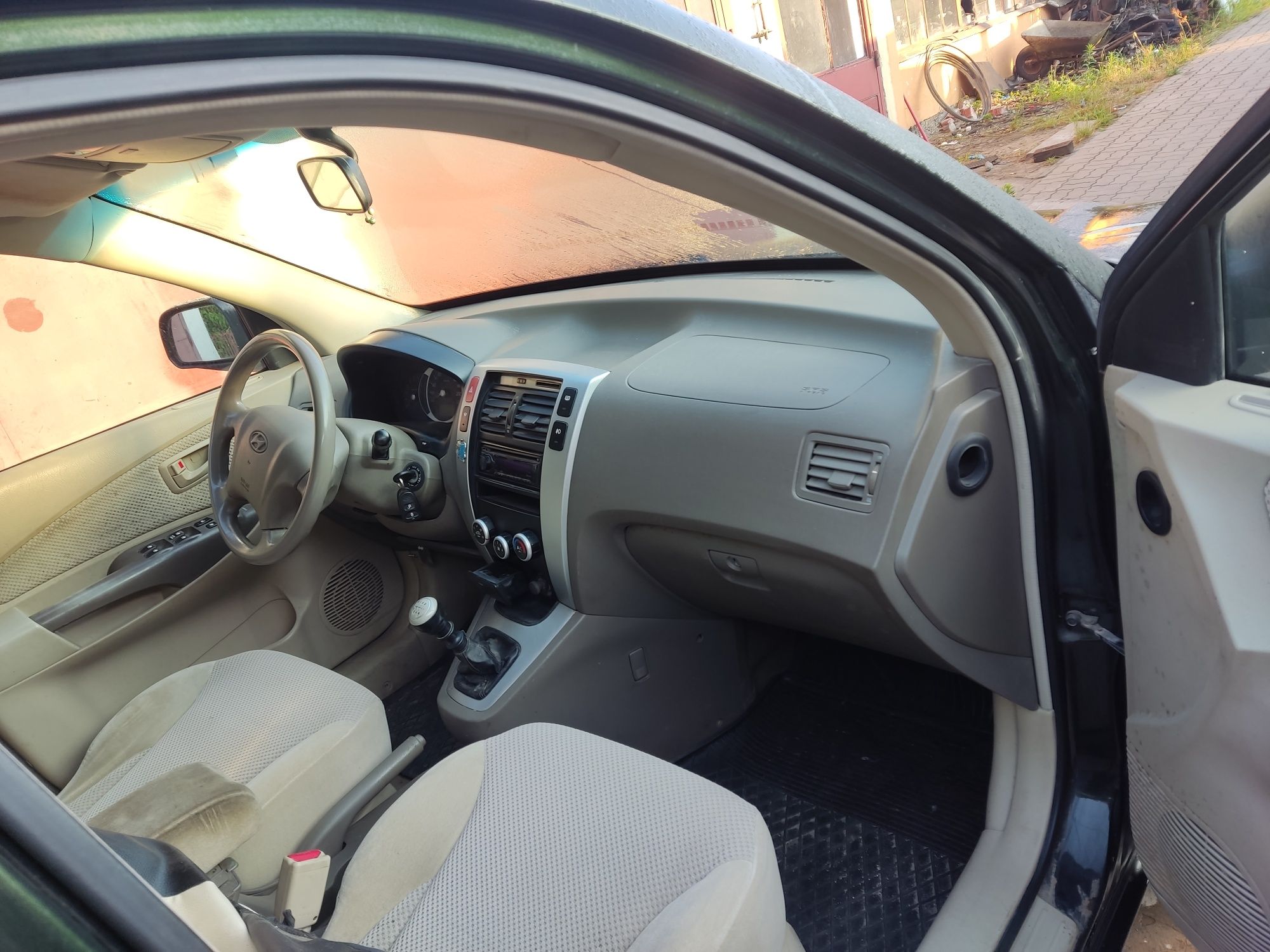 Witam sprzedam wszystkie części kolor NS Hyundai Tucson